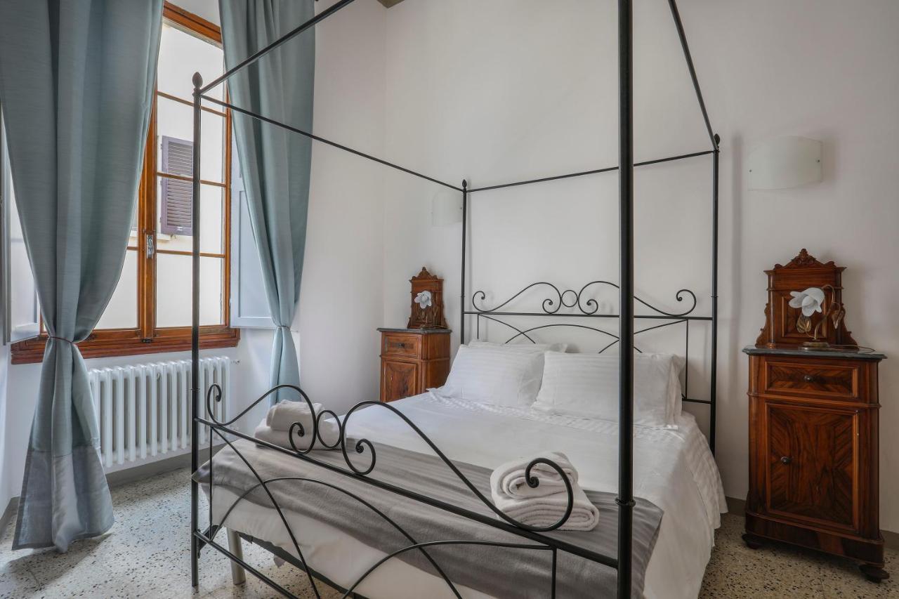 In Florence's Heart: Via Delle Seggiole Appartement