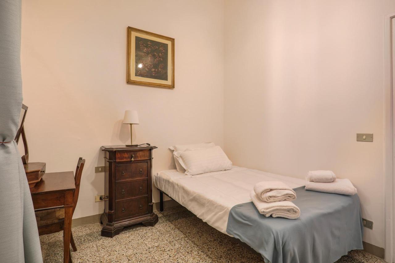 In Florence's Heart: Via Delle Seggiole Appartement